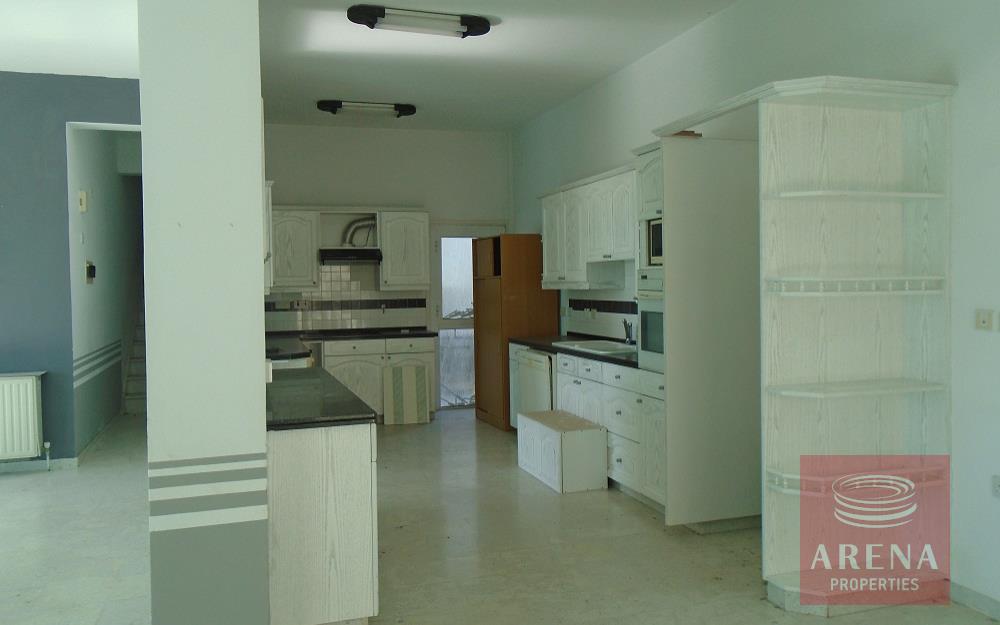 House-in-Derynia - kitchen