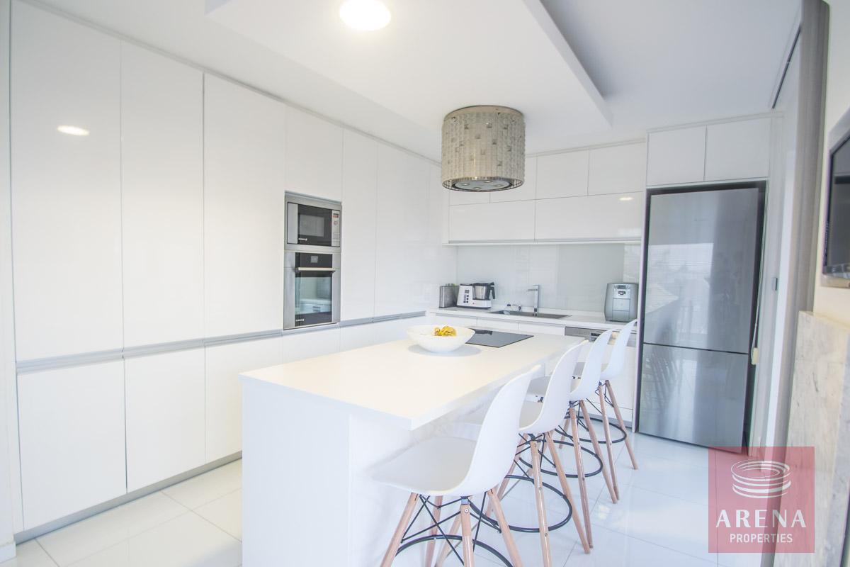 Modern Apartment in Paralimni - kitchen