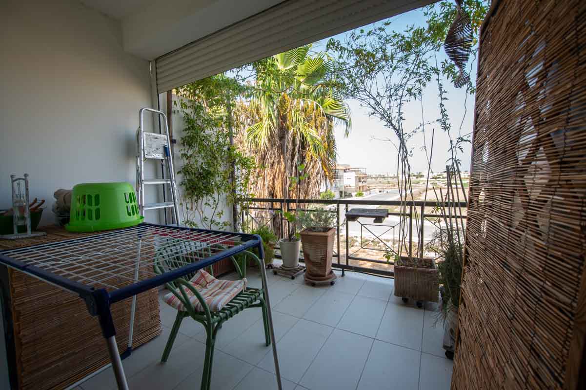 2 bed apartment in Pervolia - balcony