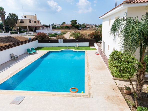 Flat in Paralimni to buy - communal pool