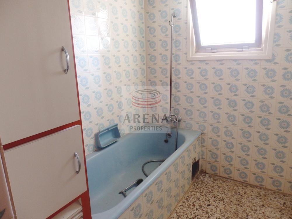 Bungalow in Paralimni - bathroom