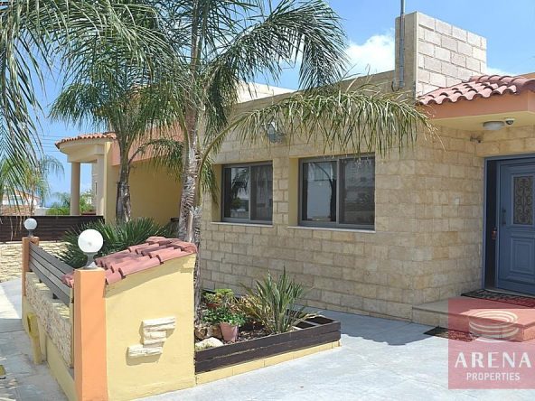 Paralimni Bungalow to Buy