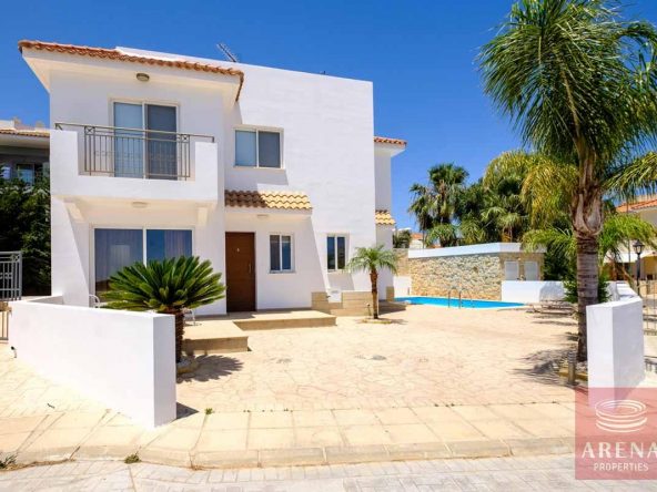 Villa in Paralimni for sale