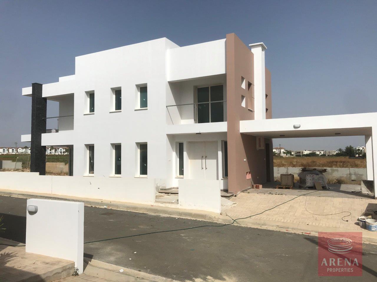 Villa in Ayia Triada to buy