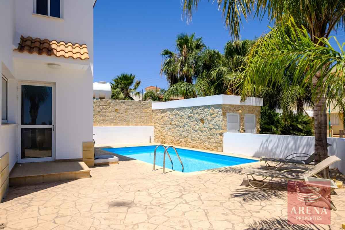 Villa in Paralimni for sale - pool