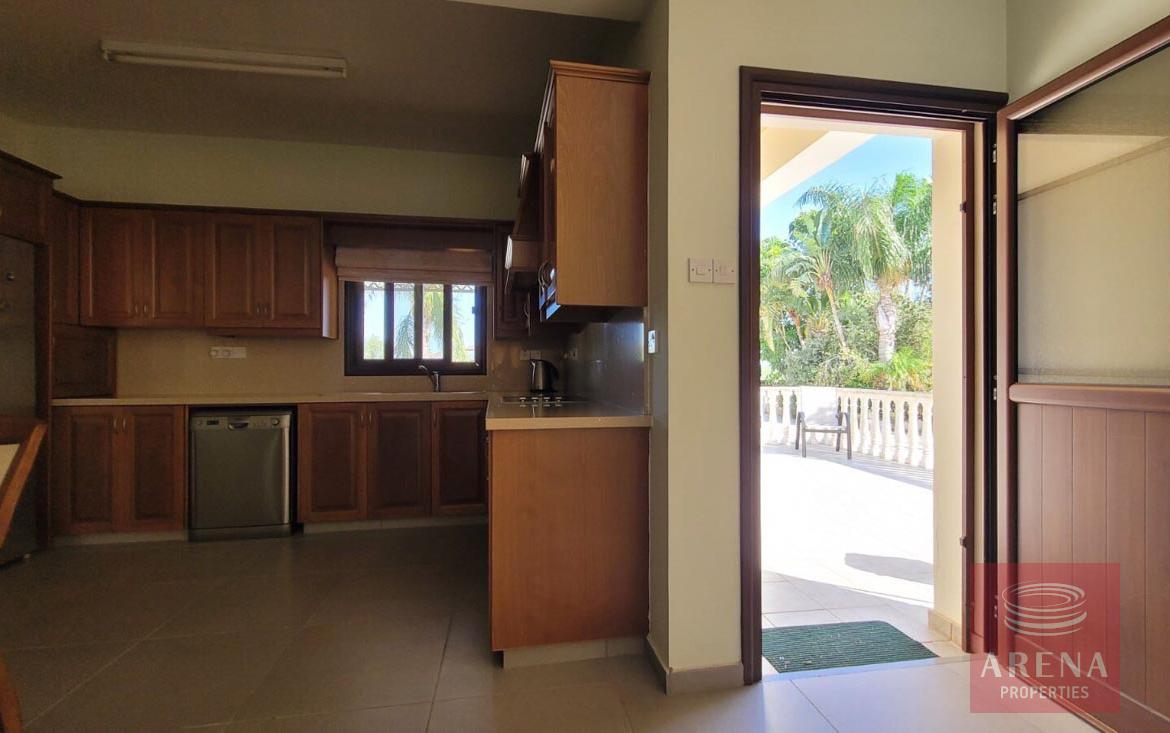 5 Bed Villa in Paralimni - kitchen