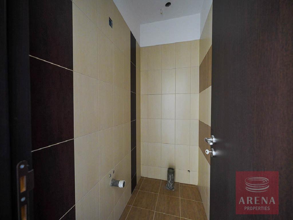 Incomplete apartment in Aradippou - guest wc