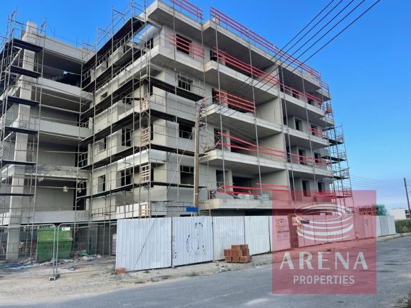 1 2 bed apt in larnaca center 5856