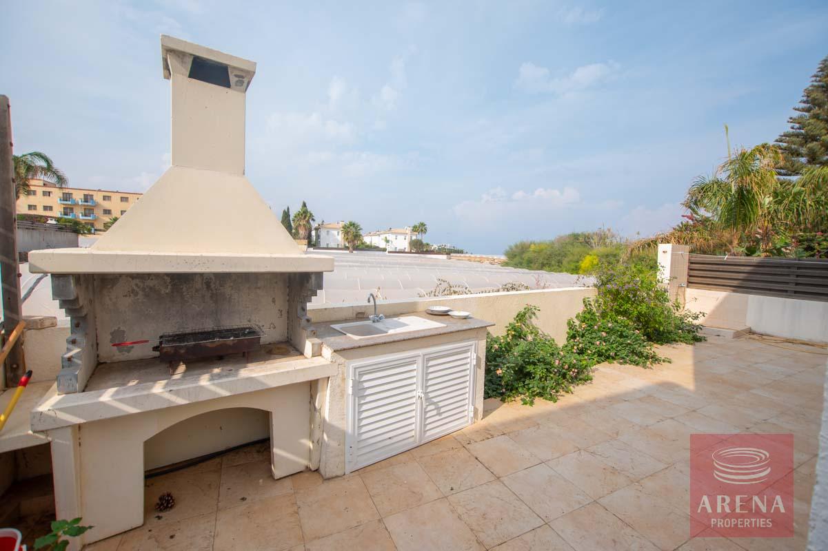 Villa for rent in Kapparis - BBQ