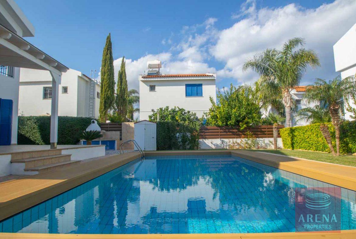 4 bed villa in Protaras - swimming pool