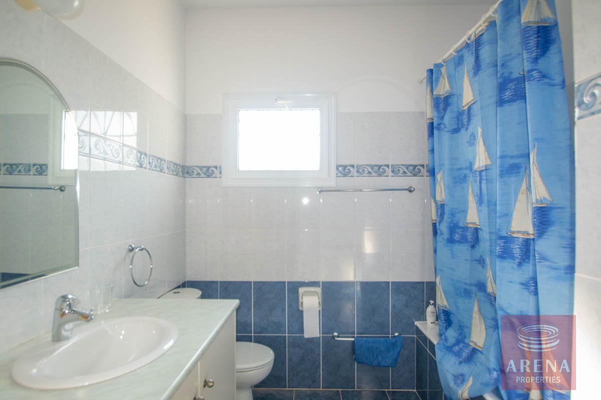 4 bed villa in Protaras - bathroom