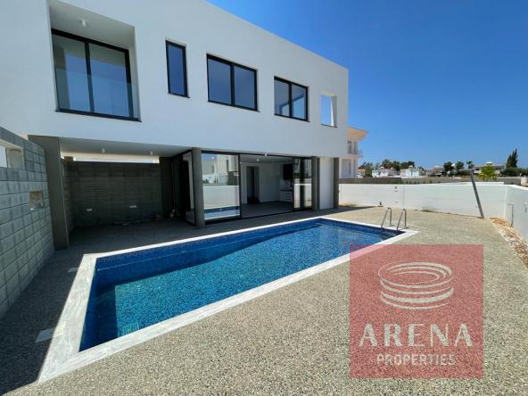 1 villa in pernera for sale 6048