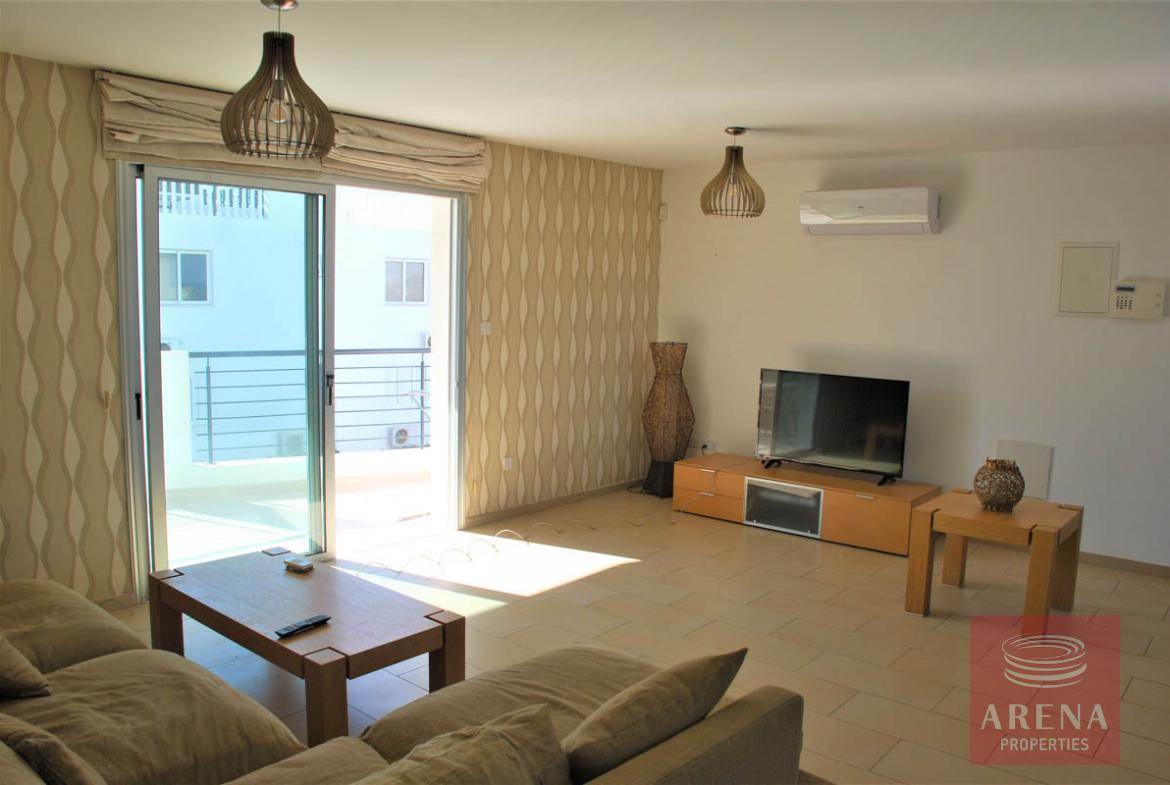 3 bed apt in Kapparis - living area