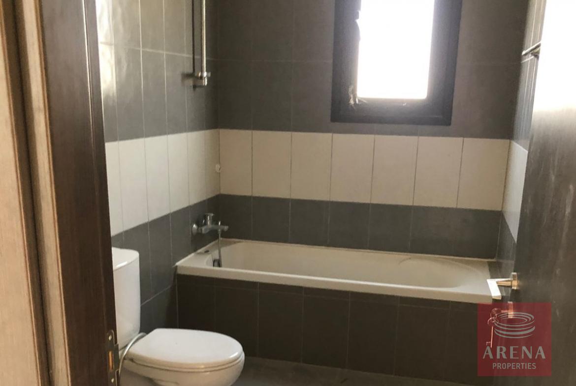 Townhouse in Alaminos - bathroom