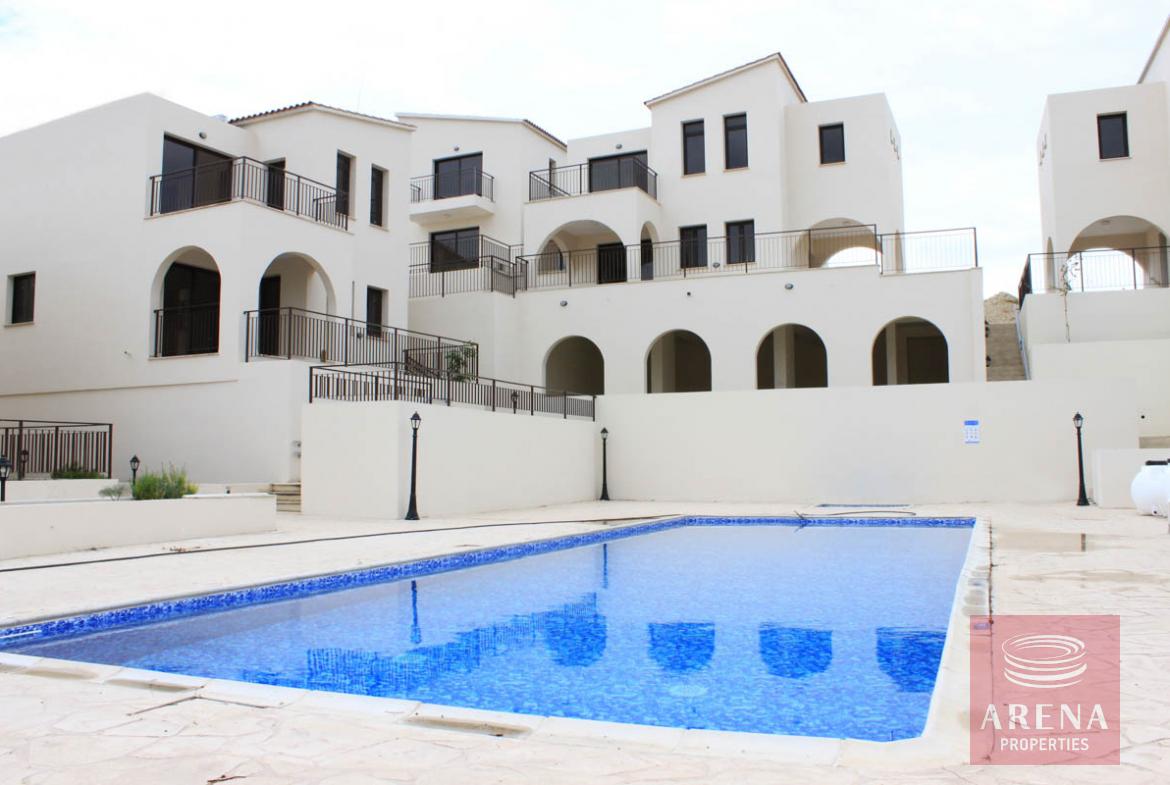 Townhouse in Alaminos - communal pool