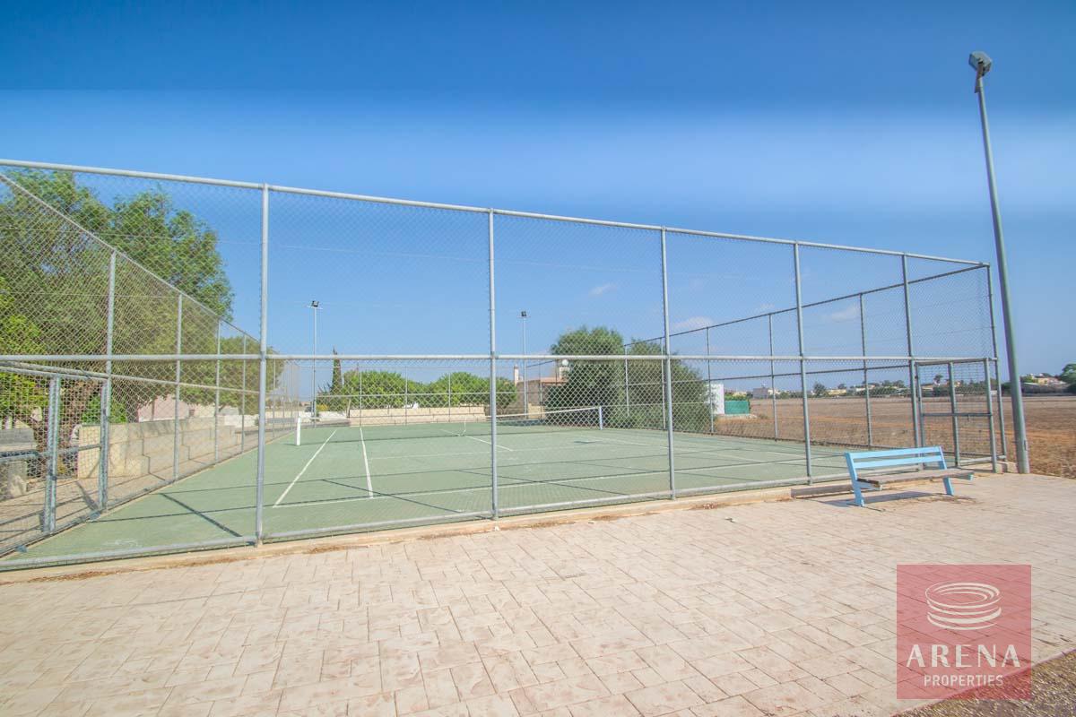 2 Bed apartment in Sotira for sale - tennis court