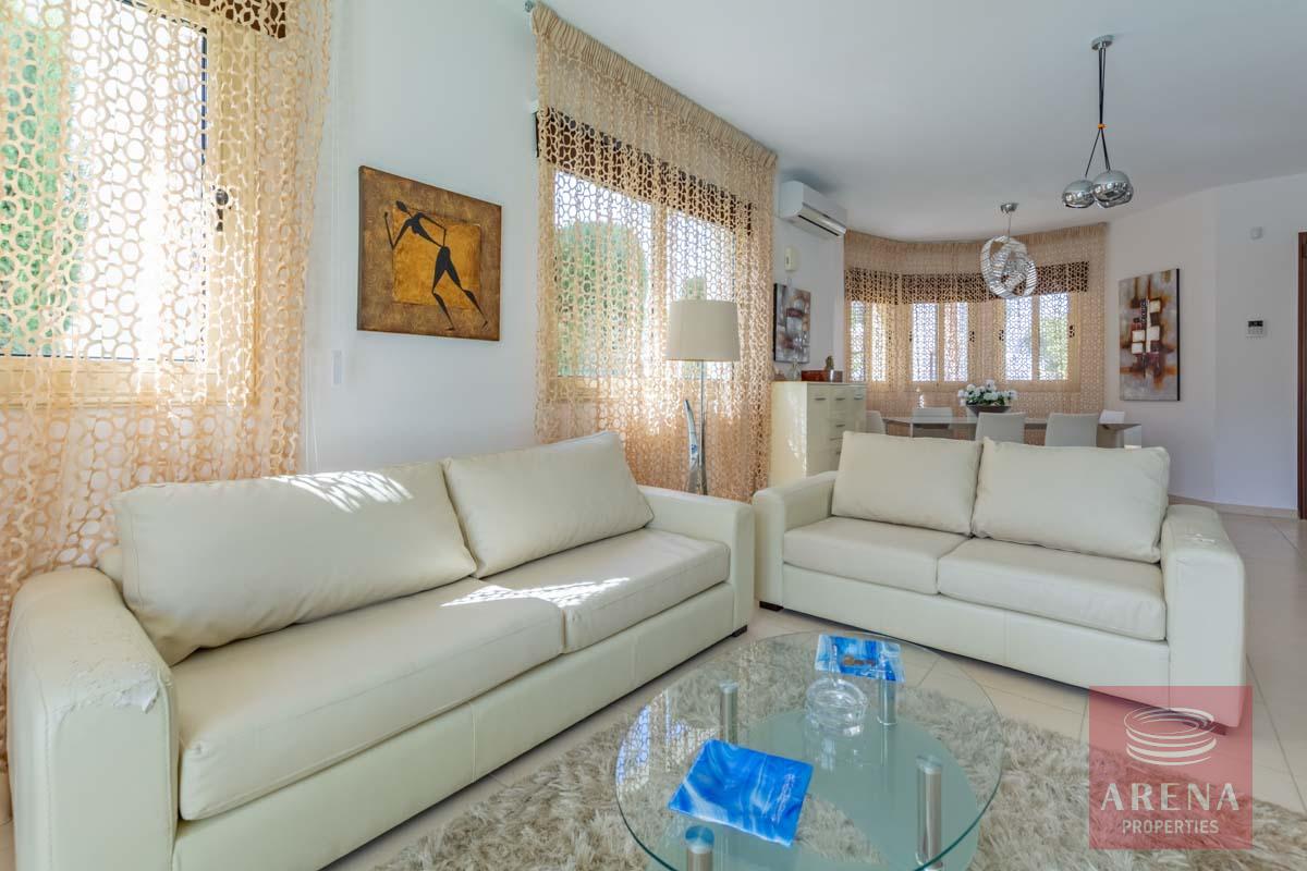 Villa for sale in Pernera - sitting area