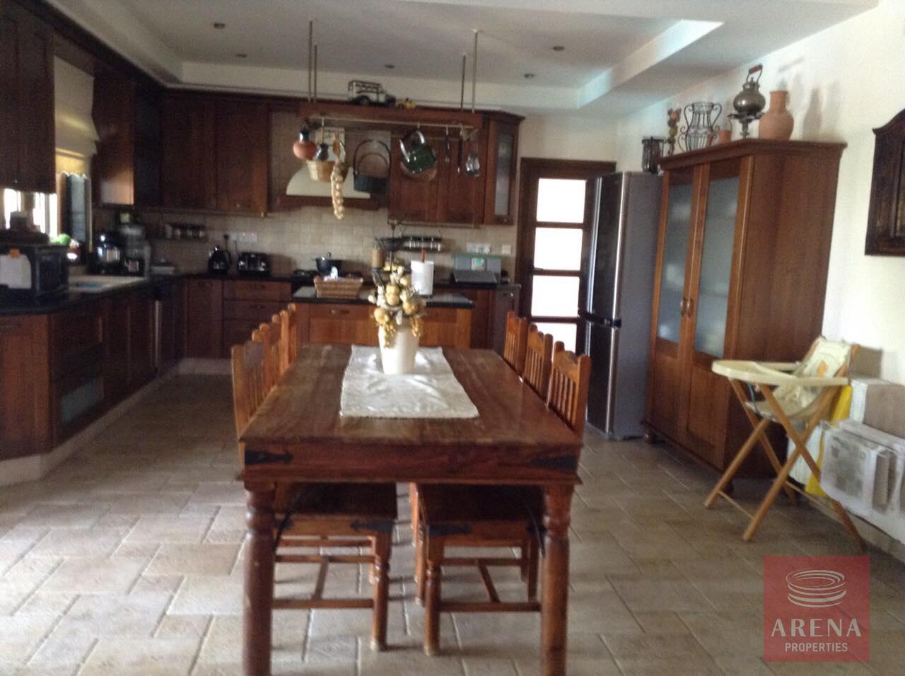 5 Bed Villa in Alethriko - kitchen