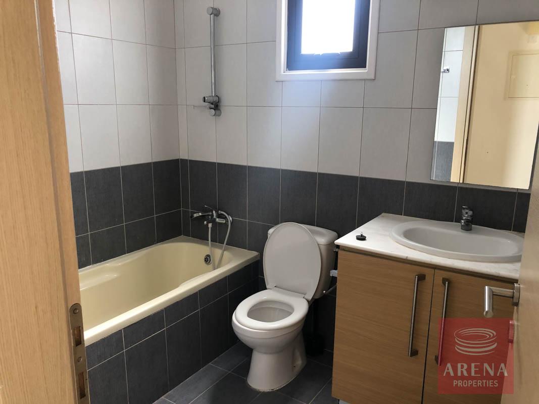 2 Bed Apt for sale in Tersefanou - bathroom