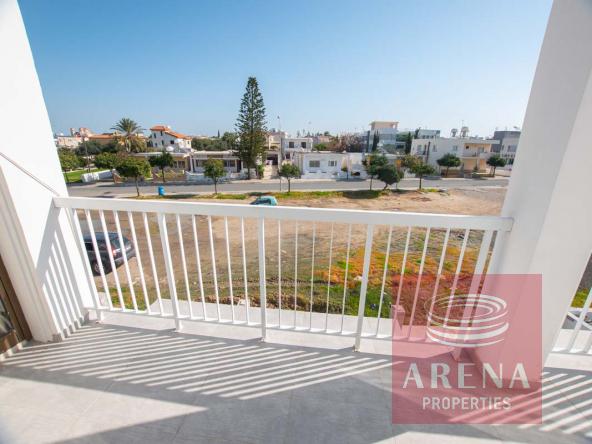 1 APT RENT PARALIMNI 5560