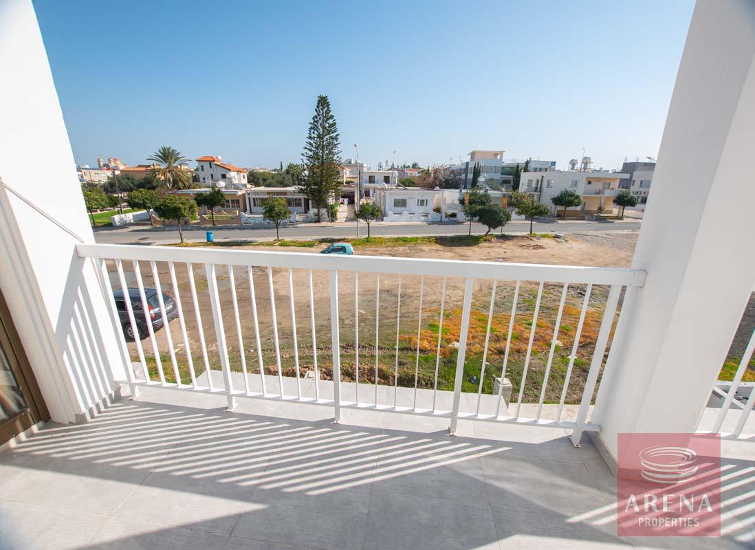 1 APT RENT PARALIMNI 5560