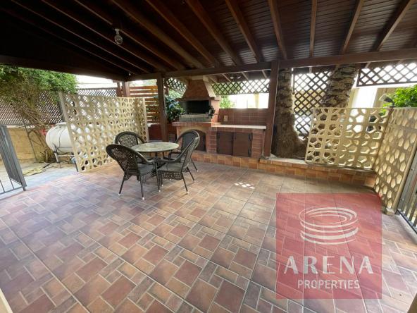 3 bed ground floor apartment in chrysopolitissa