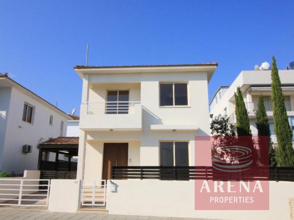 4 BED HOUSE IN ARADIPPOU