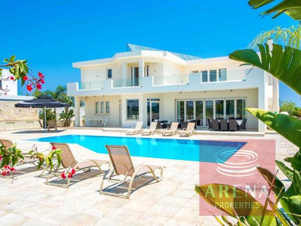 5 BED VILLA FOR SALE IN pROTARAS