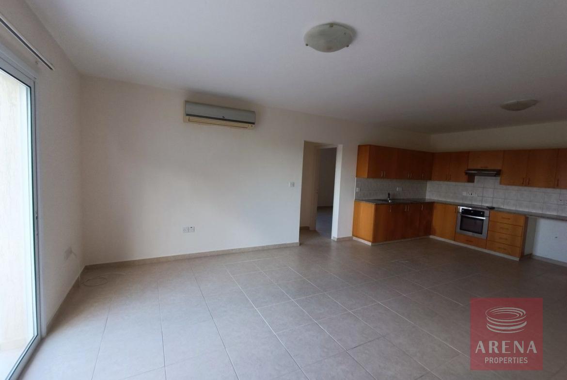 Flat in Derynia for sale