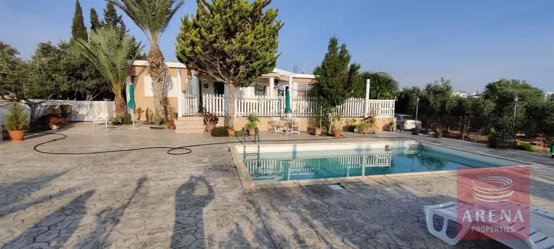 5 bed bungalow for sale in tersefanou