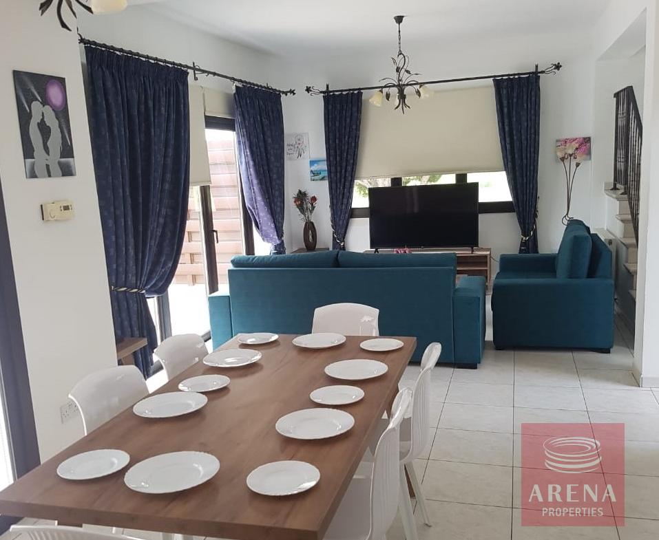 villa for rent in protaras - dining area
