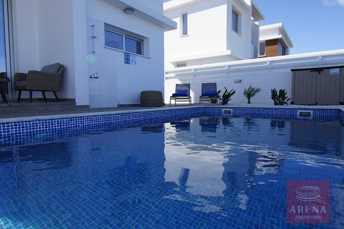 3 bed villa in Kapparis for sale - swimming pool