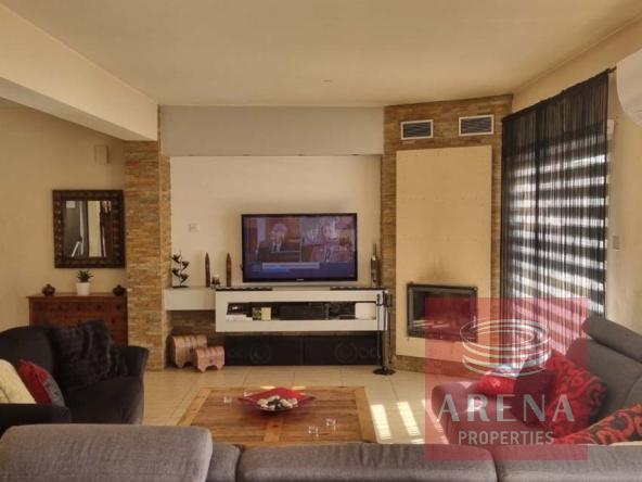 3 bed apt in Paralimni