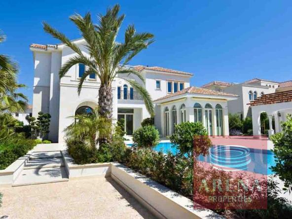 5 BED VILLA IN PERVOLIA