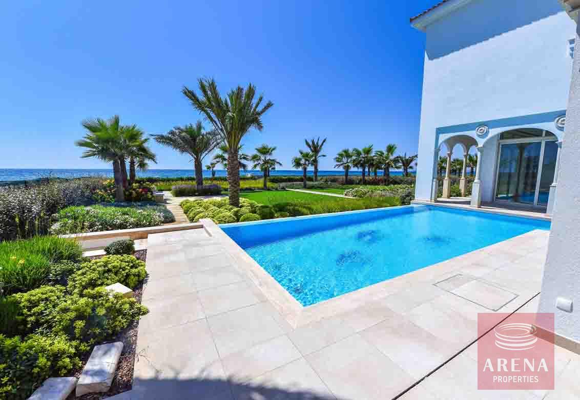 6 BED VILLA IN PERVOLIA - POOL