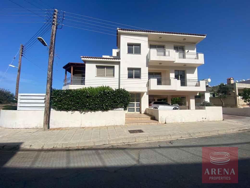 2 bed apt for sale in Paralimni