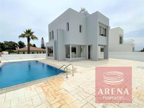 4 BED VILLA IN PEPPRVOLLIA