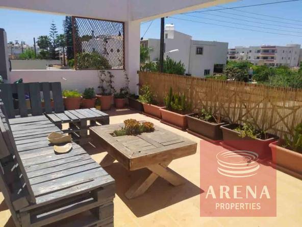 2 bed apt in Paralimni