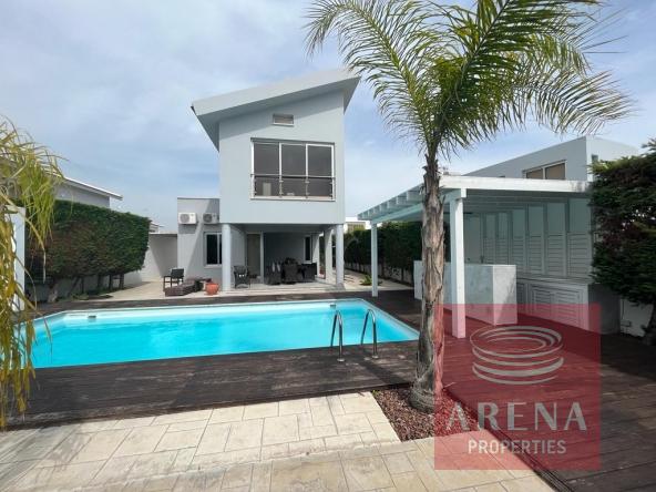 3 bed villa in pervolia