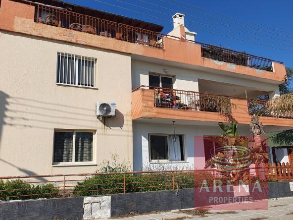 2 BED APT IN PERVOLIA