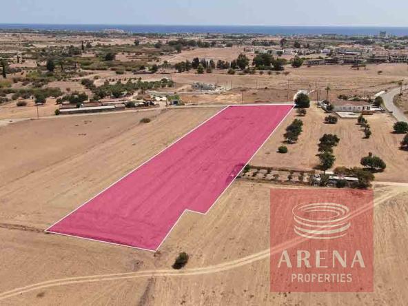 Land in Oroklini for sale