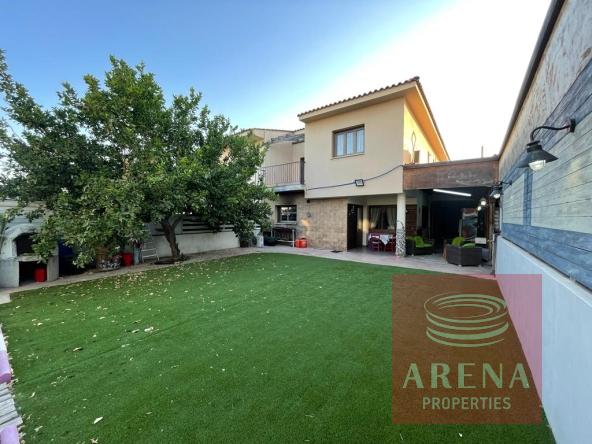 30 4 BED VILLA ARADIPPOU 7457