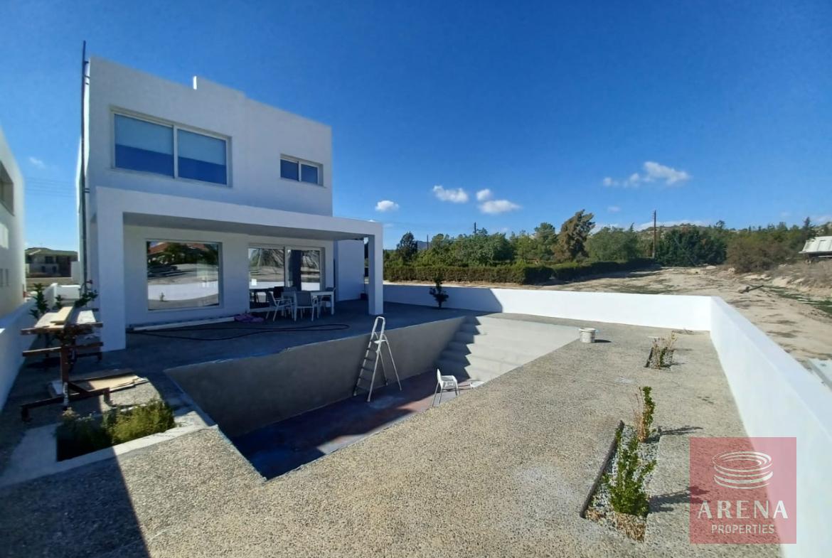 villa for rent in alethriko