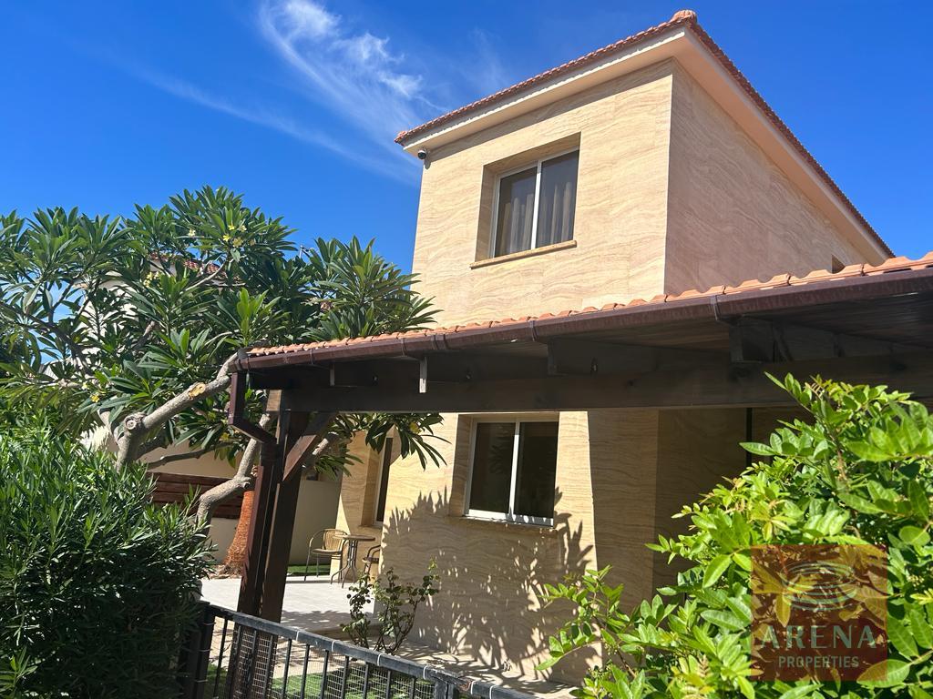 villa in pervolia for sale