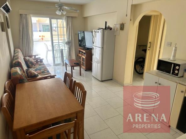 2 bed flat in makenzy