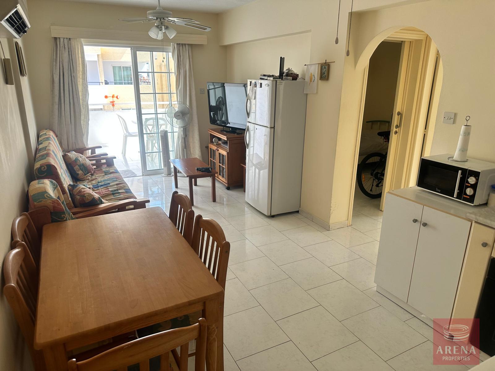 2 bed flat in makenzy