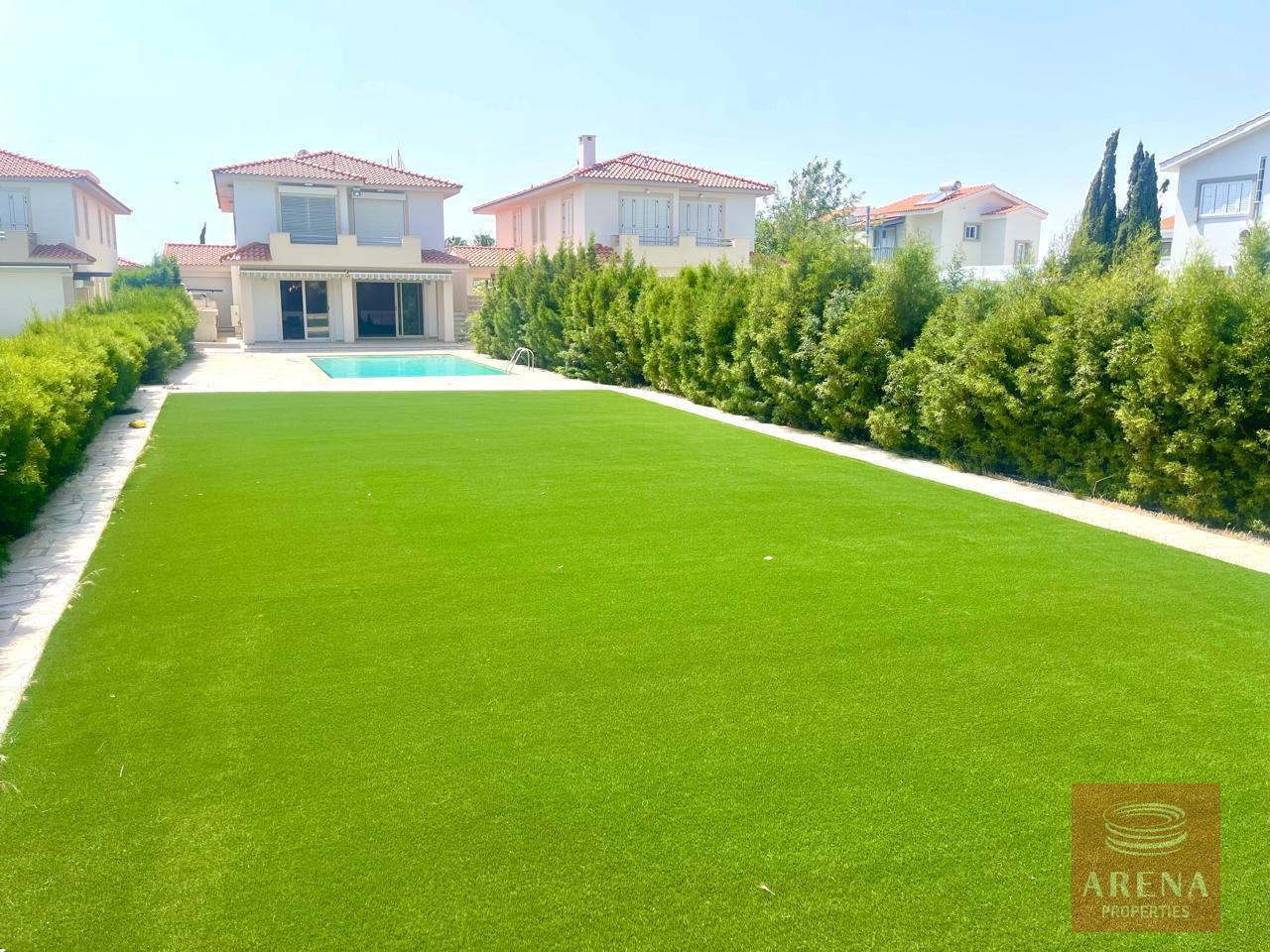 5 bed villa in pervolia