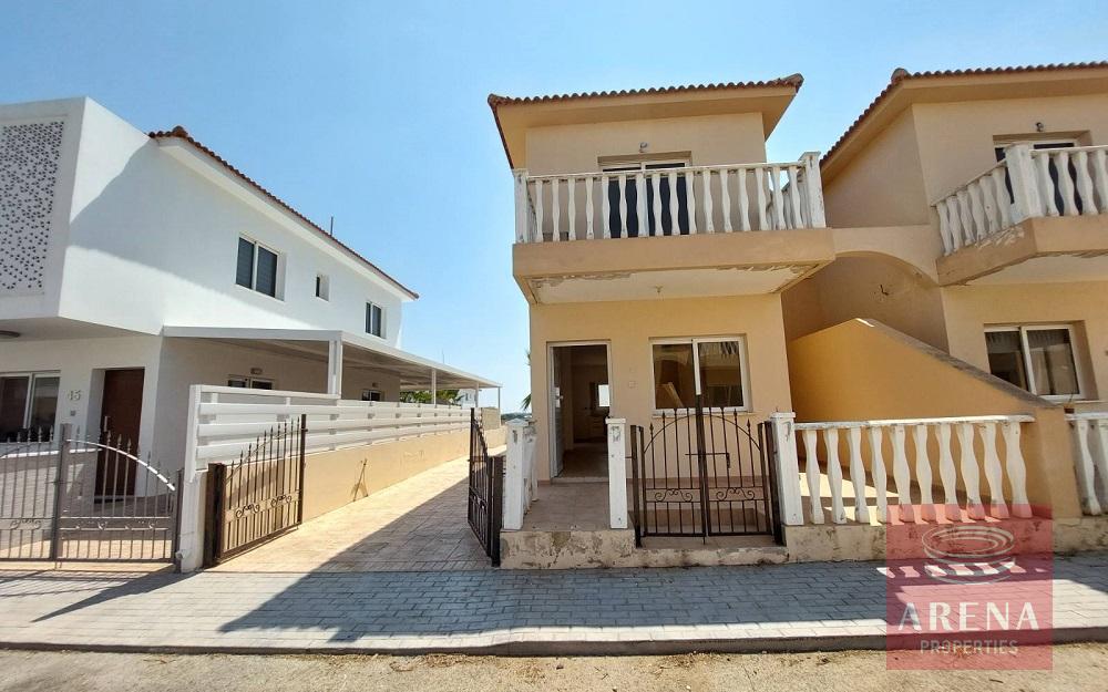 HOUSE IN FRENAROS FOR SALE