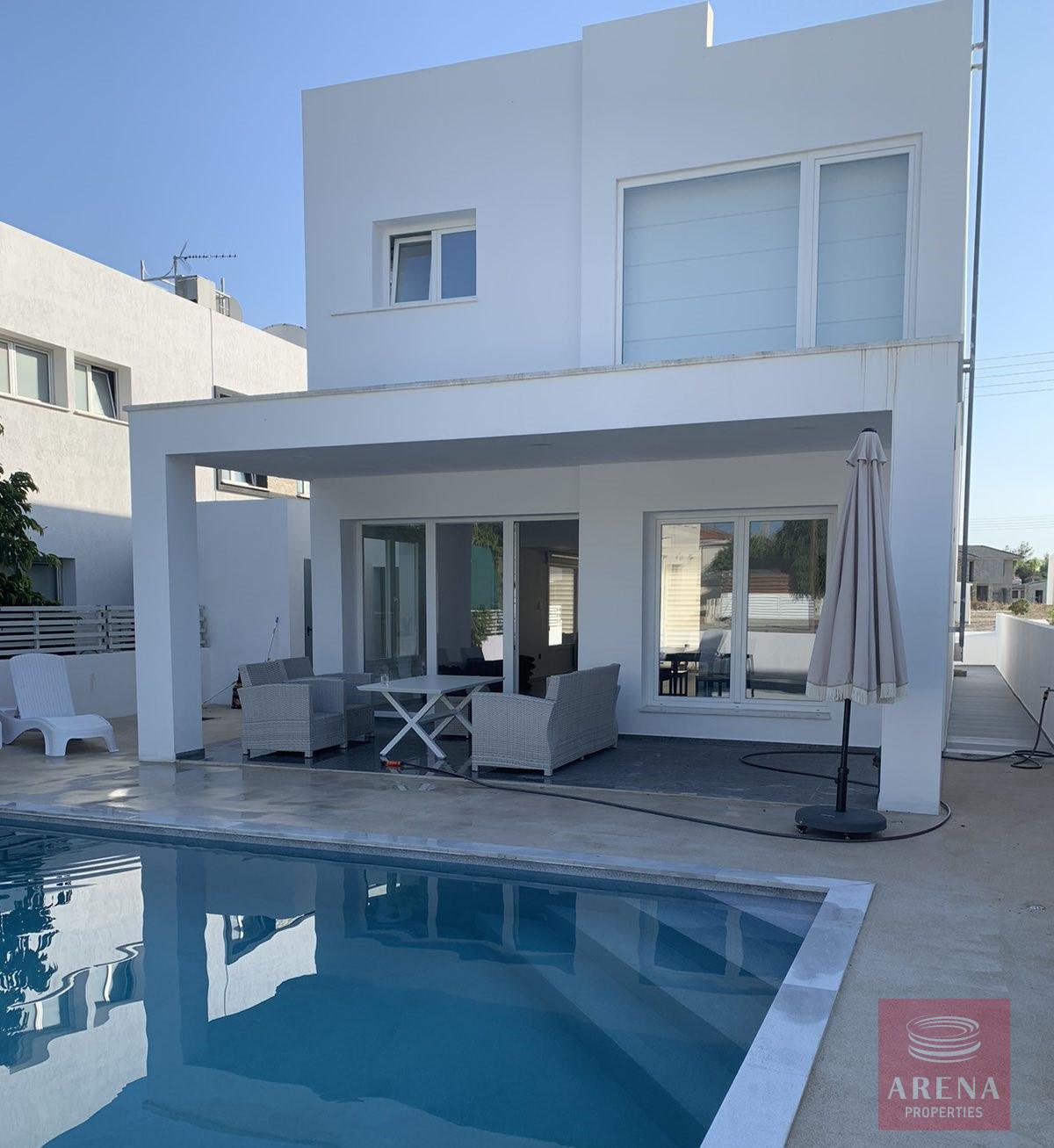 villa for rent in alethriko