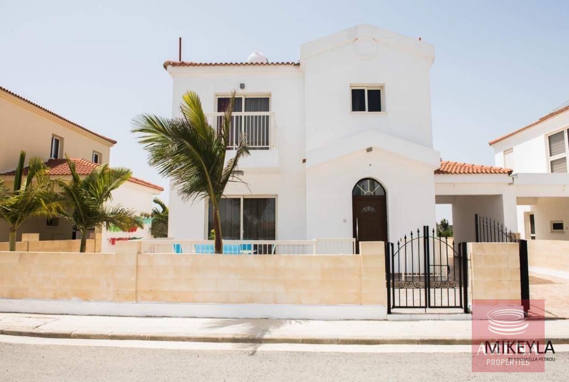 VILLA FOR RENT IN KOKKINES